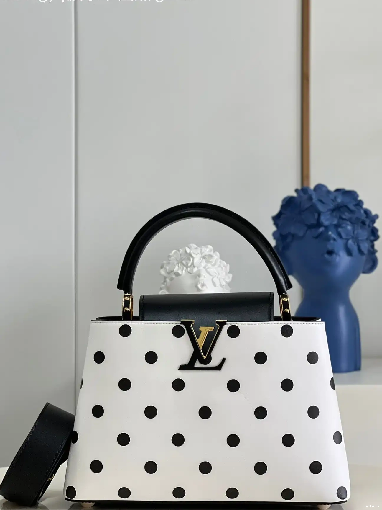 WIS LOUIS VUITTON CAPUCINES MM 0607